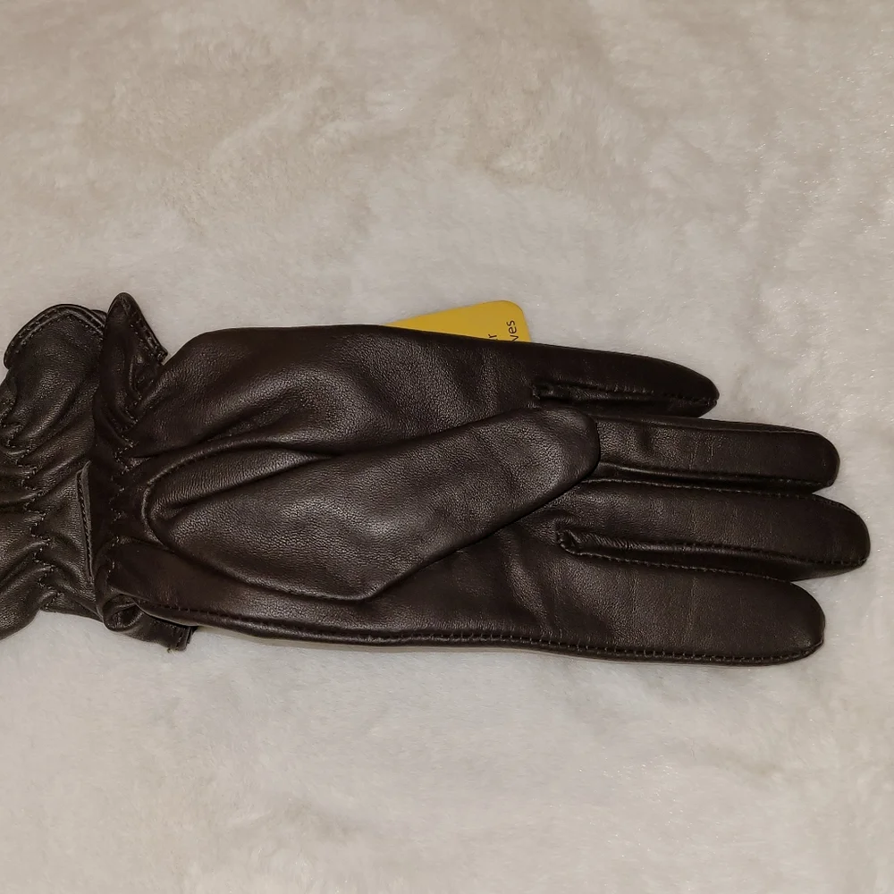 glove ly women